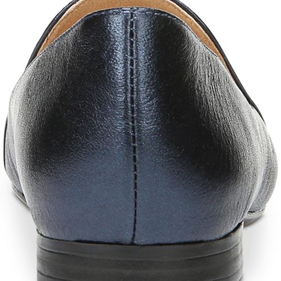 naturalizer navy shoes